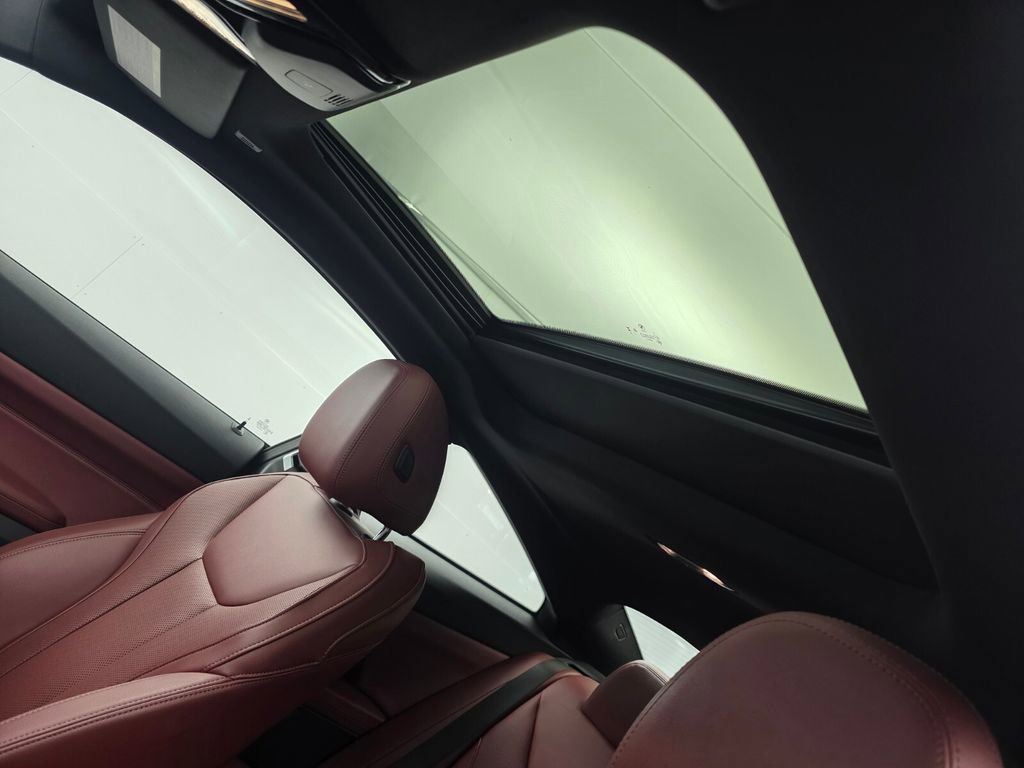 Used 2024 BMW 430i Coupe w/ M Sport Package RWD image 12