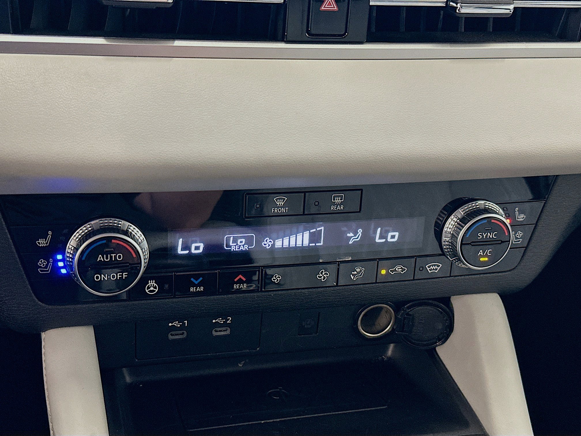 Used 2025 Mitsubishi Outlander SEL image 24