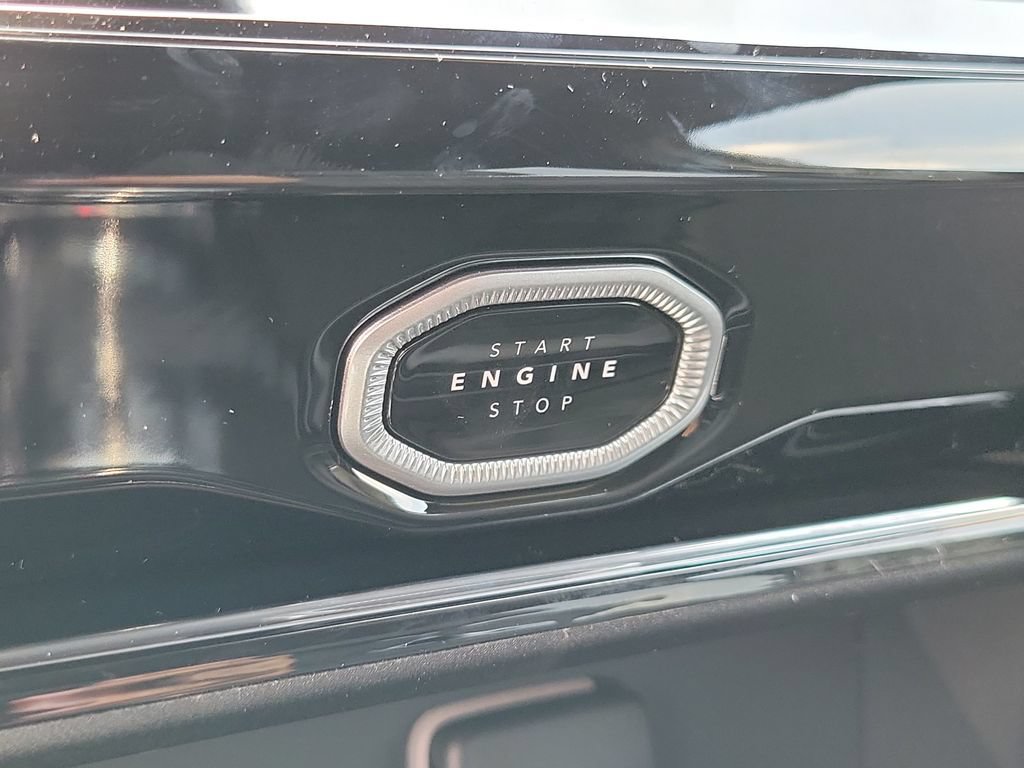 New 2026 Jeep Grand Cherokee Limited w/ Limited Altitude Package AWD/4WD image 19