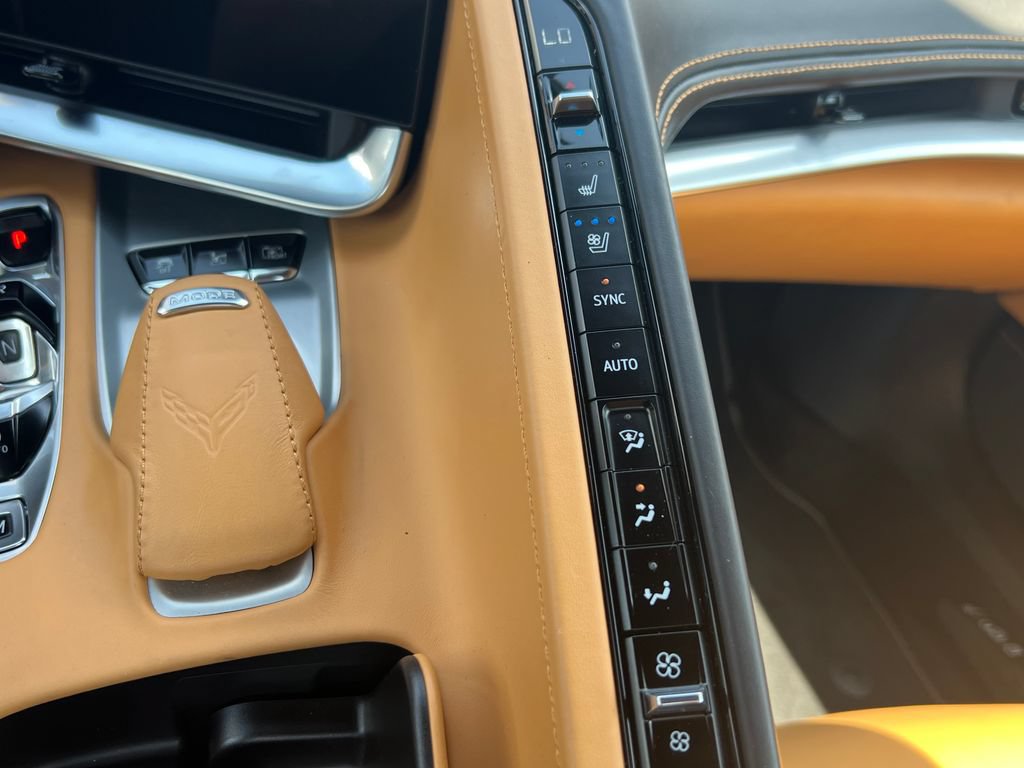 Used 2022 Chevrolet Corvette Stingray Premium Conv w/ Z51 Performance Package RWD image 34
