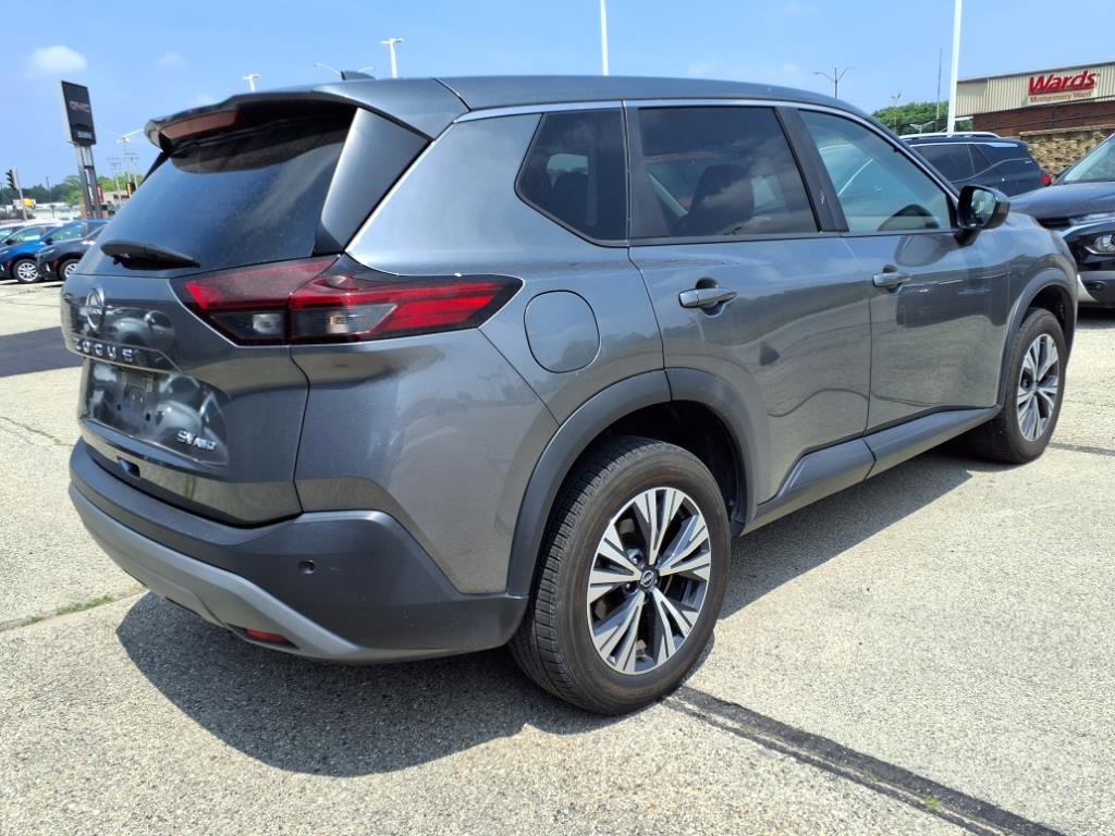 Used 2023 Nissan Rogue SV image 3