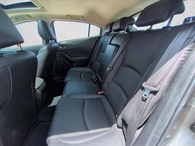 Used 2018 MAZDA MAZDA3 Grand Touring w/ Premium Equipment Package FWD image 17