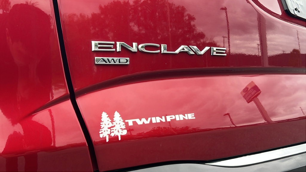 Used 2023 Buick Enclave Essence w/ Experience Buick Package AWD/4WD image 29