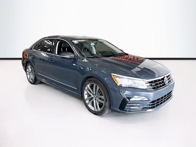 Used 2017 Volkswagen Passat 1.8T R-Line w/ R-Line Lighting Package FWD image 3