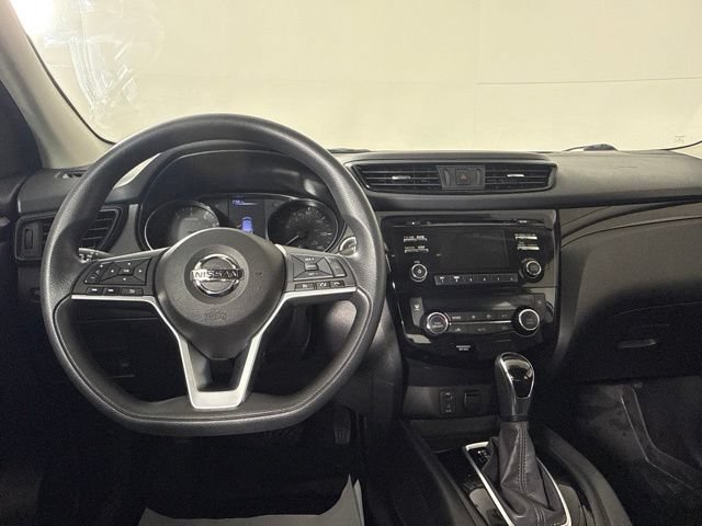 Used 2017 Nissan Rogue Sport SV AWD/4WD image 26
