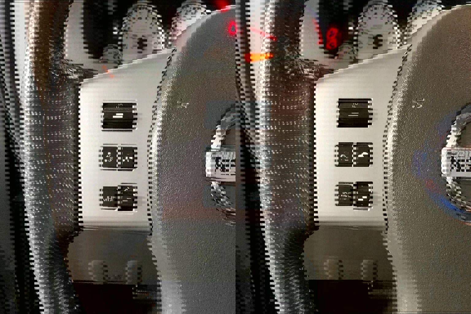 Used 2013 Nissan Xterra PRO-4X w/ Pro-4x Leather Pkg image 18