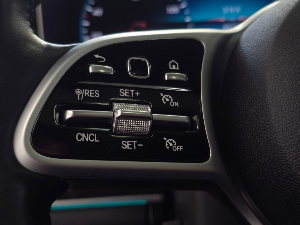 Used 2020 Mercedes-Benz GLE 450 4MATIC image 39