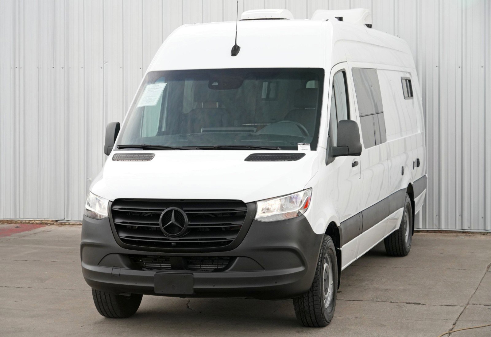 Used 2021 Mercedes-Benz Sprinter 2500 w/ Premium Plus Package image 40