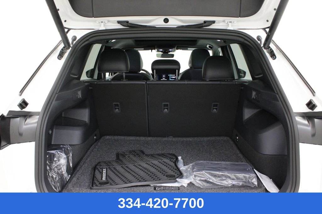 New 2026 Volkswagen Tiguan SE R-Line image 28