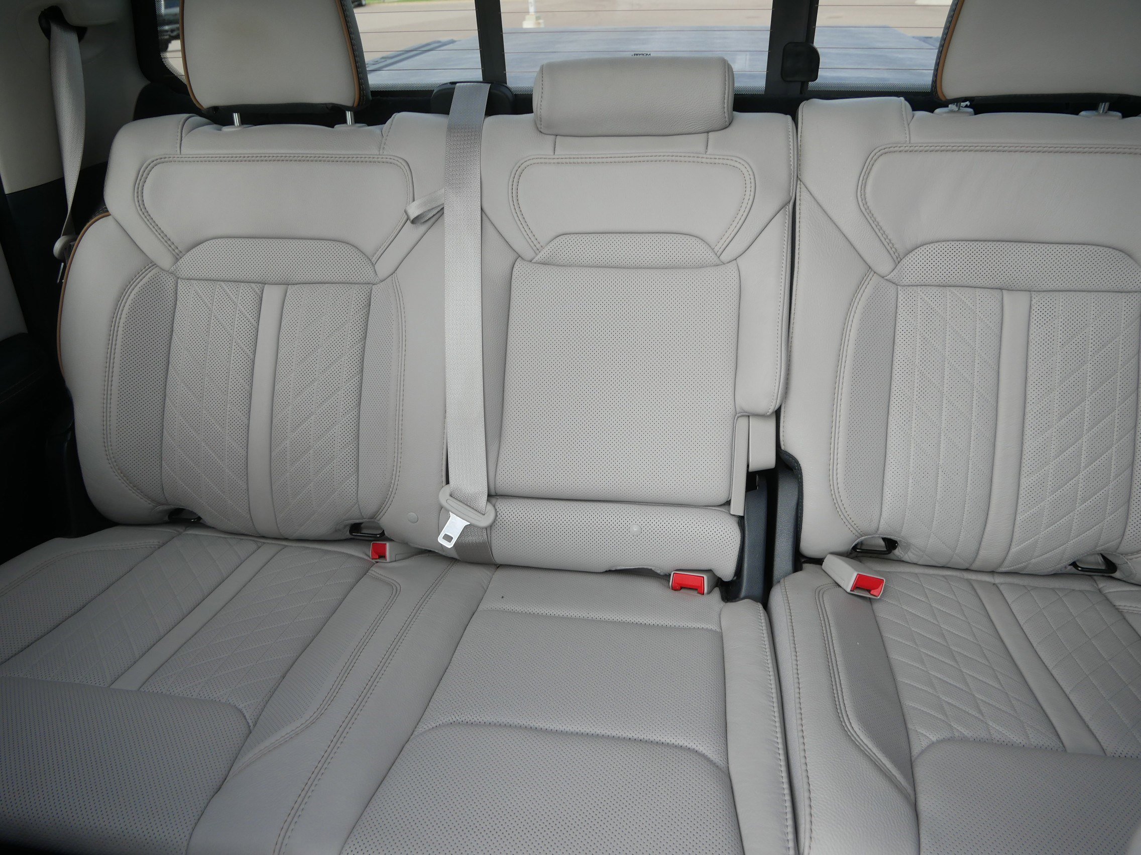 Used 2025 RAM 1500 Tungsten AWD/4WD image 13