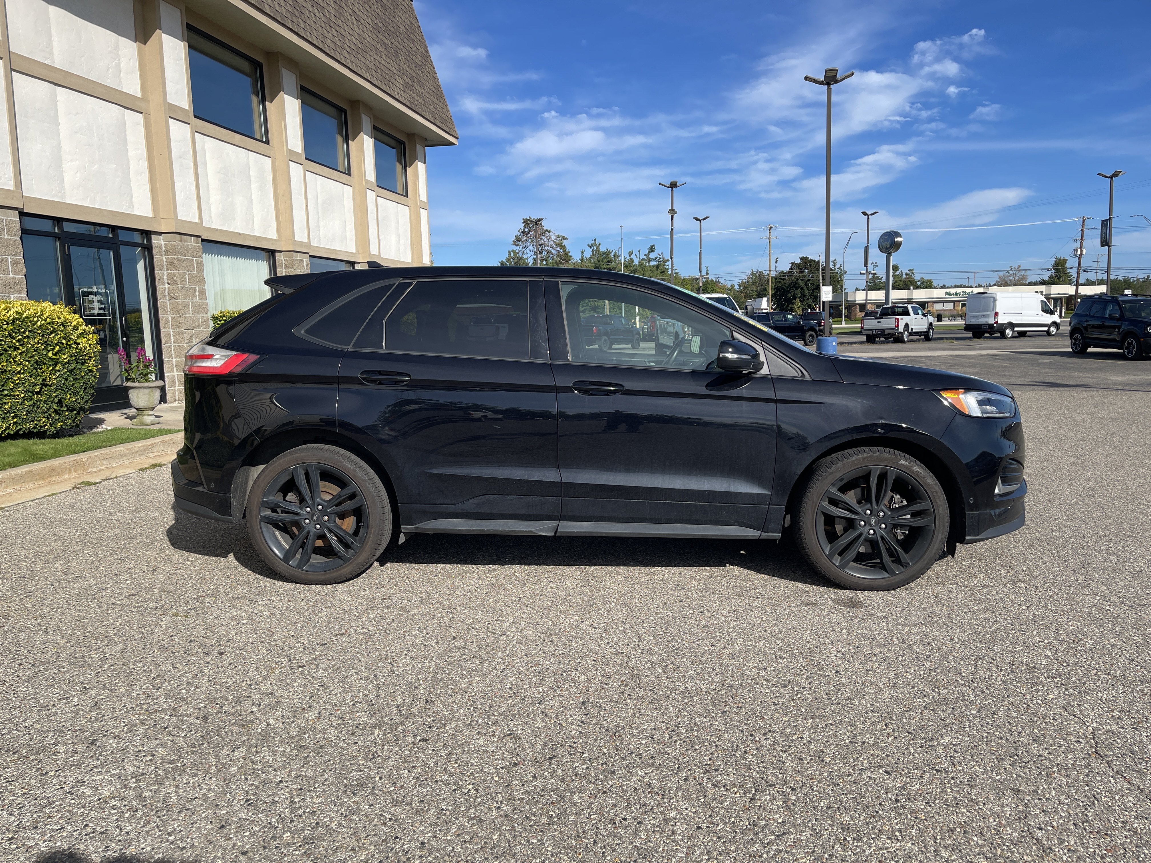 Certified 2020 Ford Edge ST w/ Equipment Group 401A AWD/4WD image 3