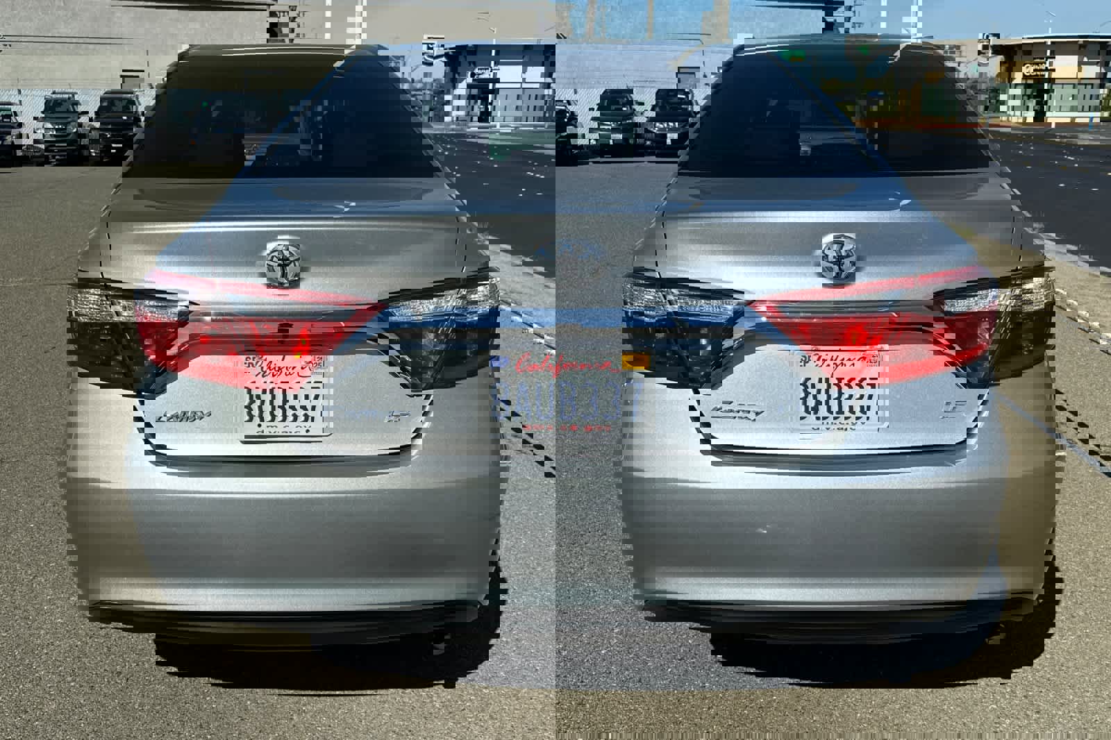 Used 2017 Toyota Camry LE image 5