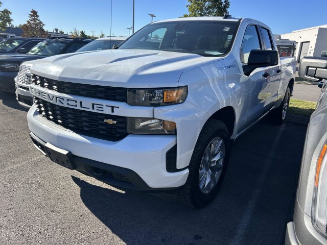 Used 2022 Chevrolet Silverado 1500 Custom w/ Safety Confidence Package AWD/4WD image 1