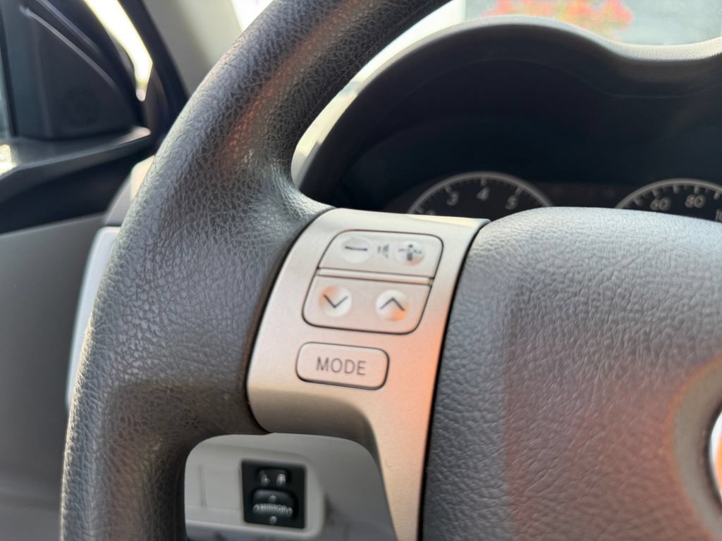 Used 2013 Toyota Corolla LE FWD image 21