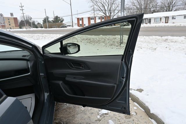 Used 2023 Toyota Prius LE image 18