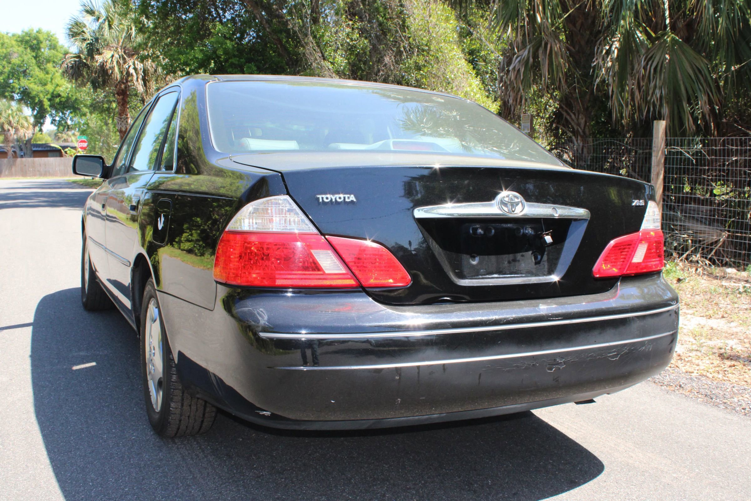 Used 2003 Toyota Avalon XLS image 12