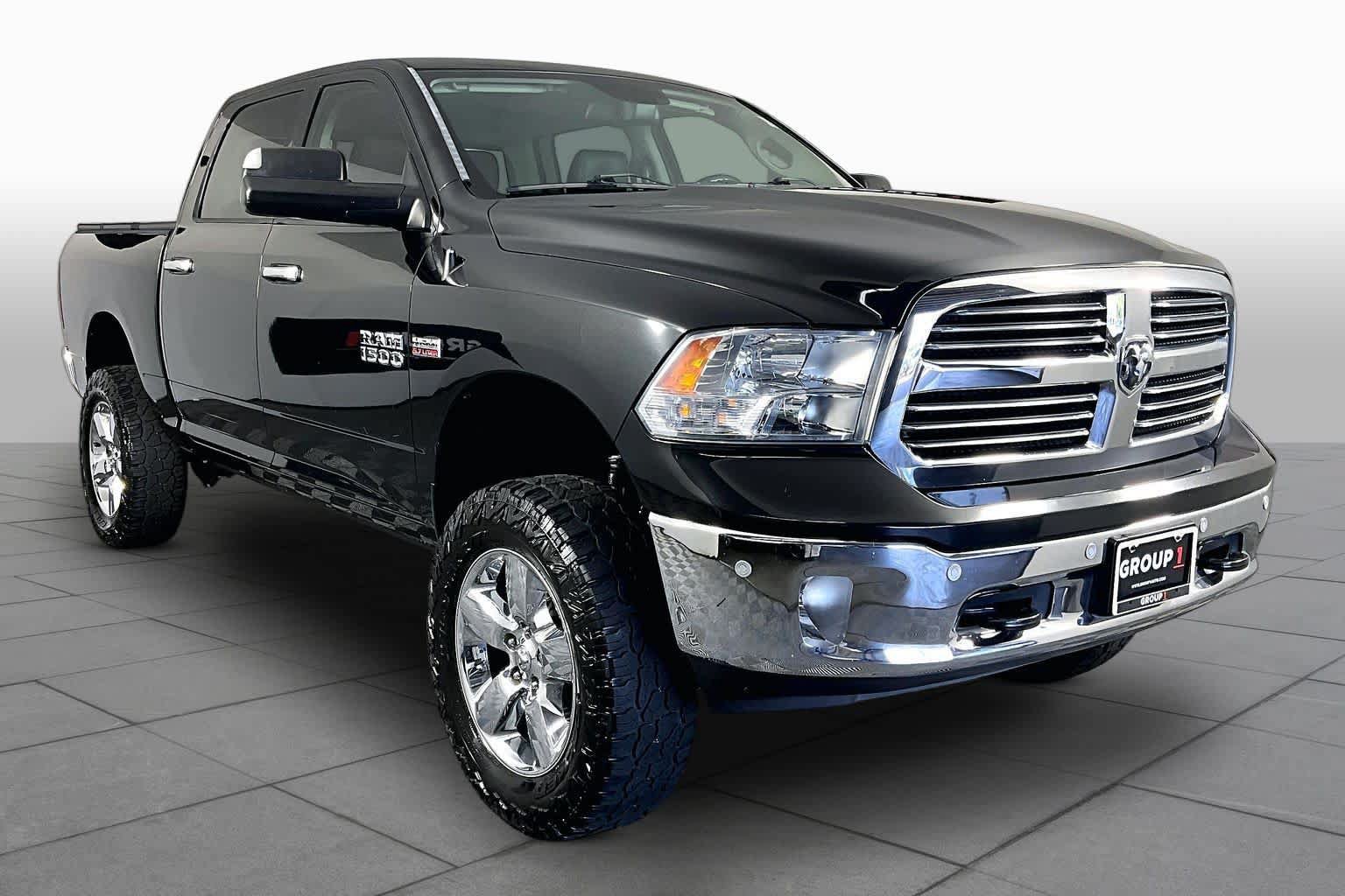 Used 2017 RAM 1500 Lone Star AWD/4WD image 3