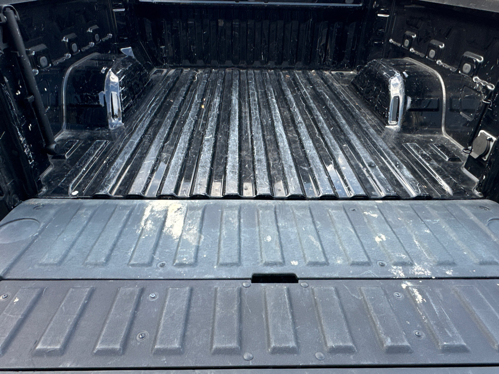 Used 2025 GMC Sierra 1500 SLT AWD/4WD image 21