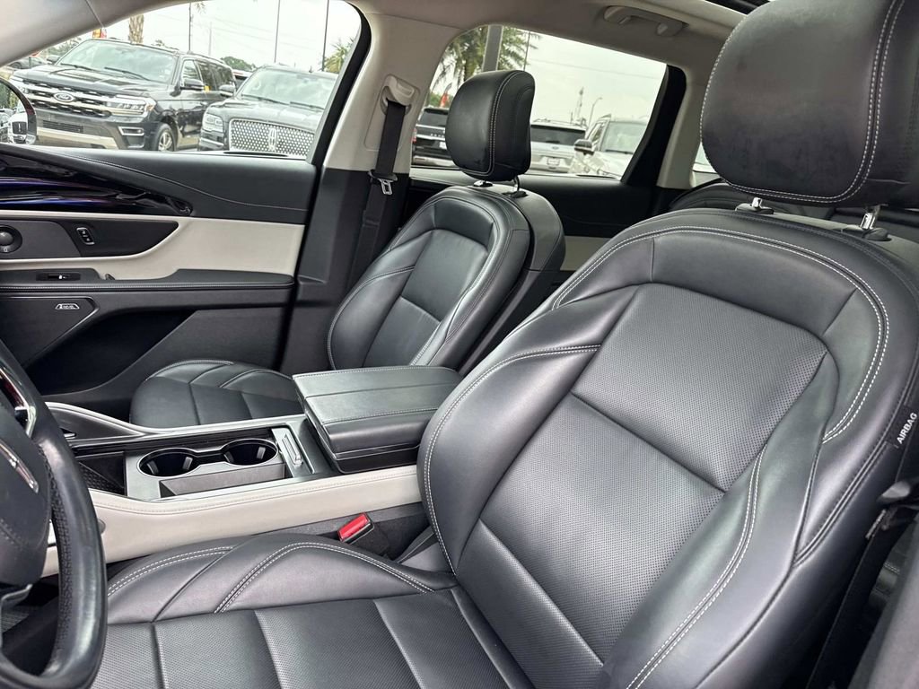 Used 2024 Lincoln Nautilus Premier w/ Equipment Group 102A image 18