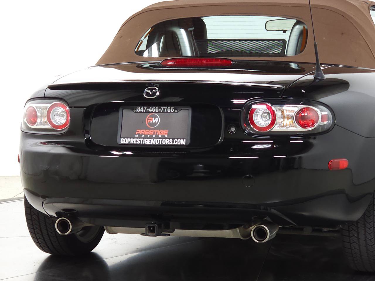 Used 2006 MAZDA MX-5 Miata Grand Touring w/ Premium Pkg RWD image 9