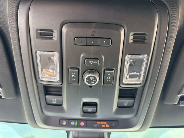 Used 2022 GMC Yukon SLT w/ SLT Premium Package image 24