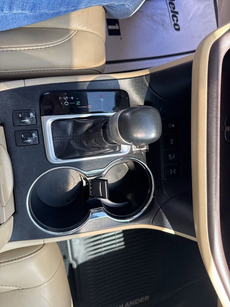 Used 2019 Toyota Highlander XLE AWD/4WD image 28