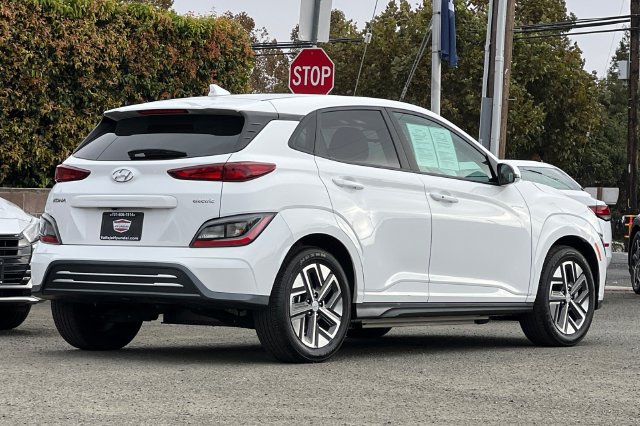 Used 2023 Hyundai Kona SE w/ Cargo Package FWD image 5