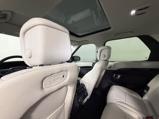 New 2026 Land Rover Discovery S AWD/4WD image 25