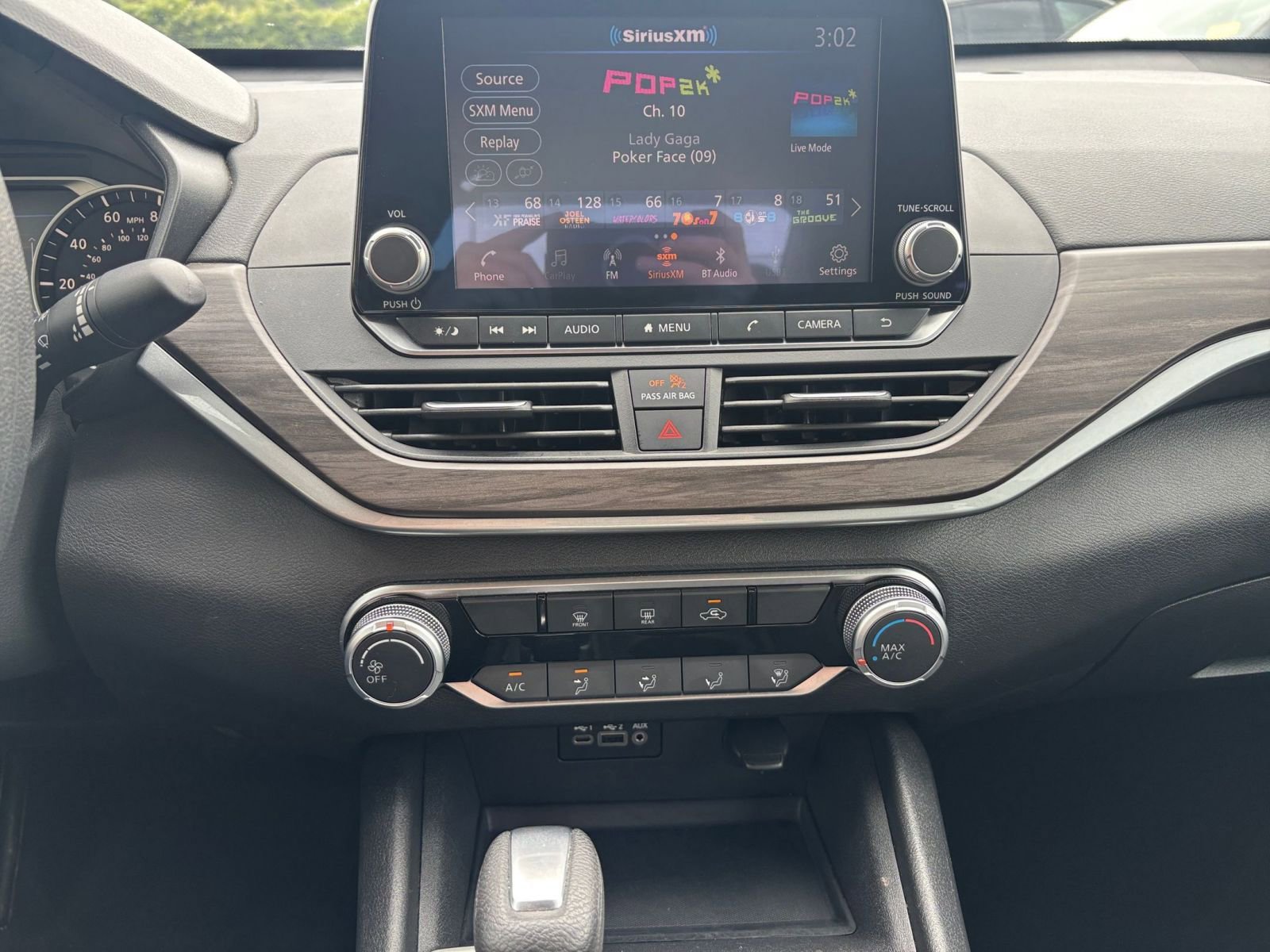 Used 2025 Nissan Altima 2.5 SV FWD image 17