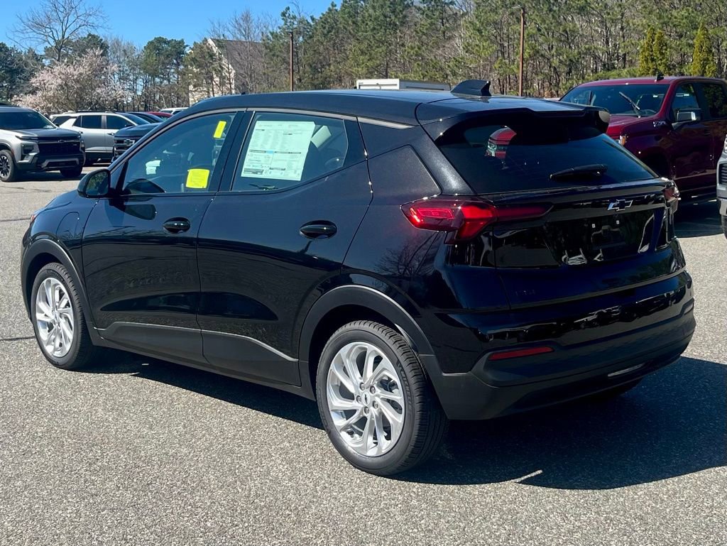 New 2027 Chevrolet Bolt LT w/ Comfort Package FWD image 3