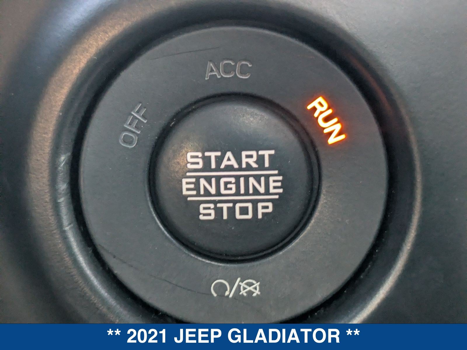 Used 2021 Jeep Gladiator Sport AWD/4WD image 36