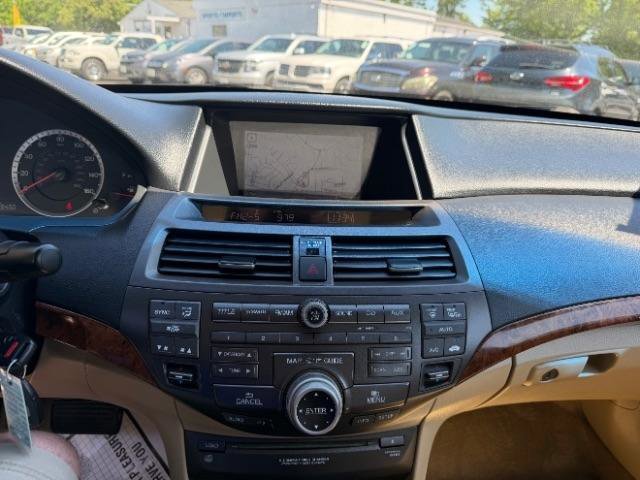 Used 2011 Honda Accord EX-L image 25