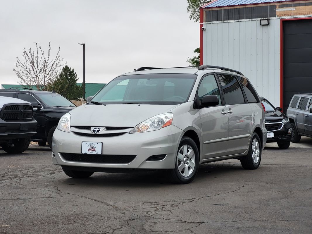 Used 2008 Toyota Sienna LE FWD image 1