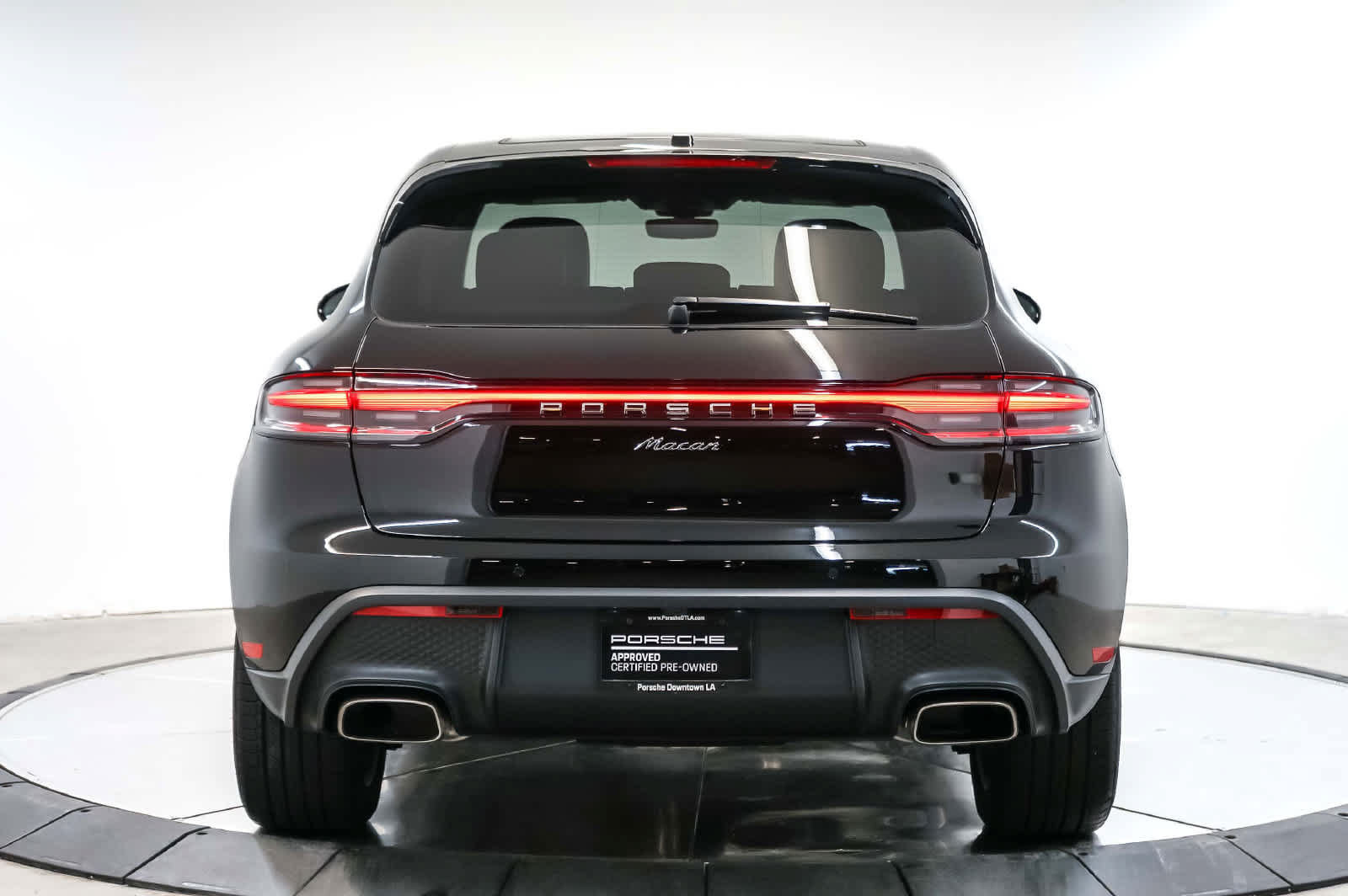 Certified 2026 Porsche Macan AWD/4WD image 10
