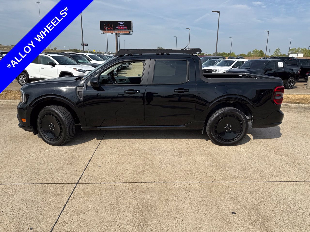 Used 2025 Ford Maverick Lobo AWD/4WD image 3