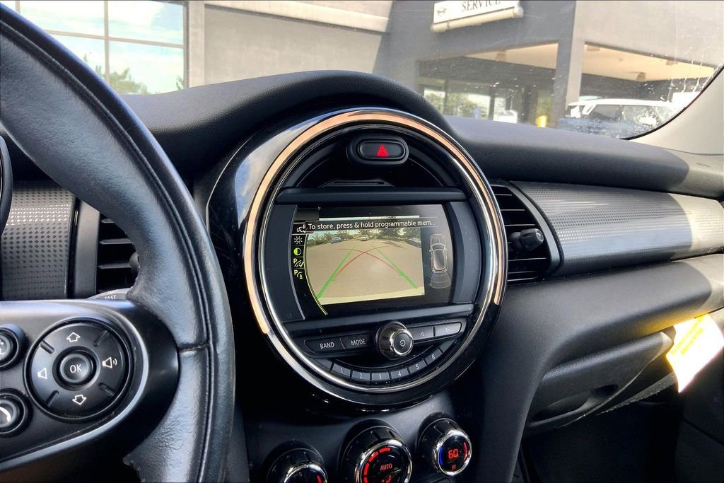 Used 2018 MINI Cooper 2-Door Hardtop image 17