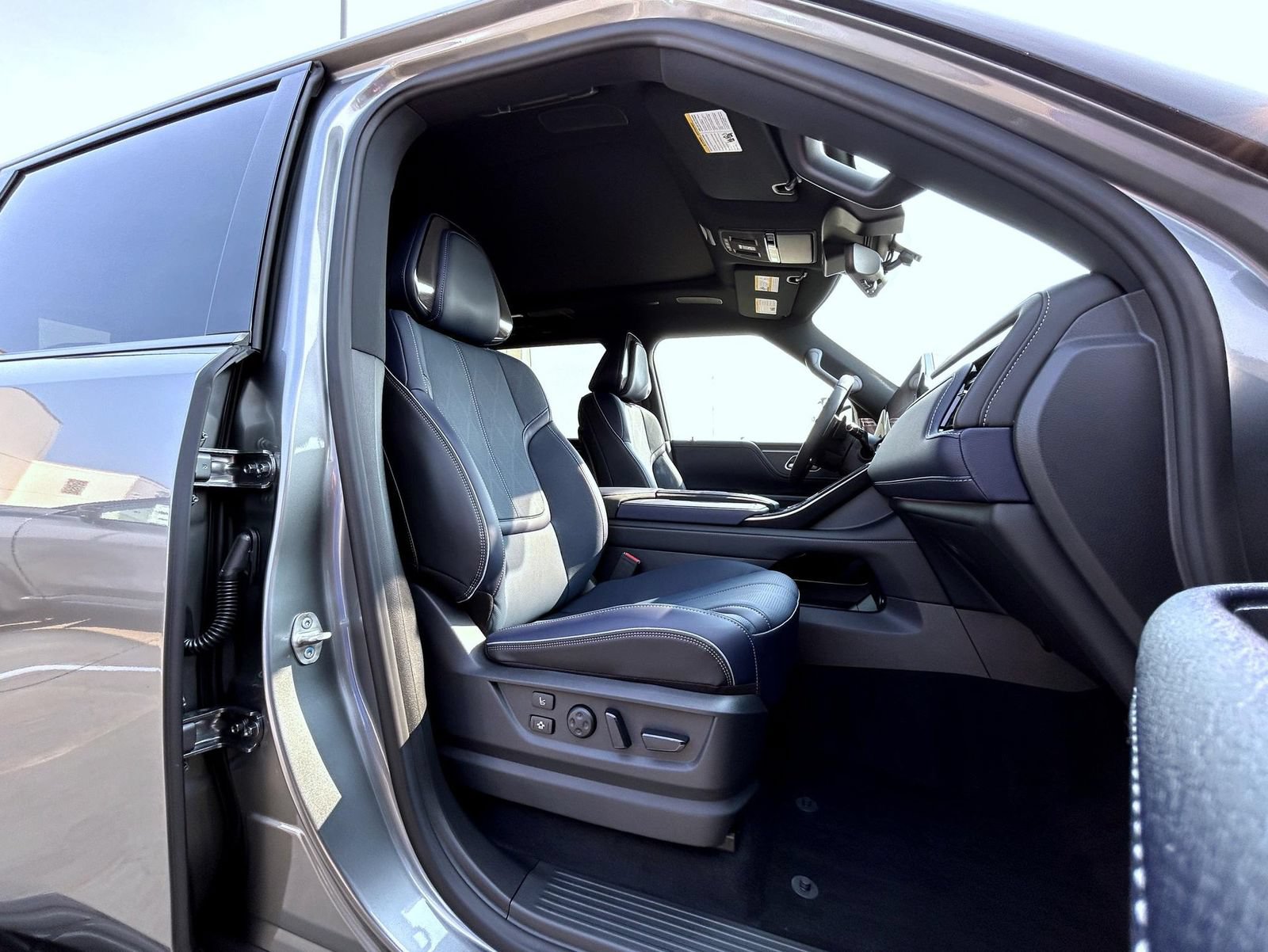 New 2027 INFINITI QX80 Sensory AWD/4WD image 15