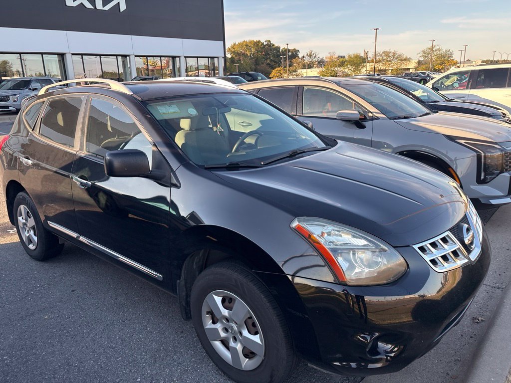 Used 2015 Nissan Rogue S w/ Convenience Package FWD image 4
