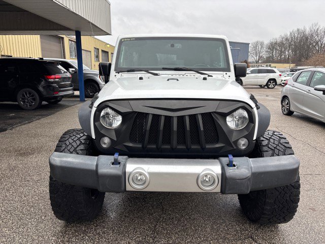 Used 2018 Jeep Wrangler Unlimited Sahara w/ Connectivity Group image 2