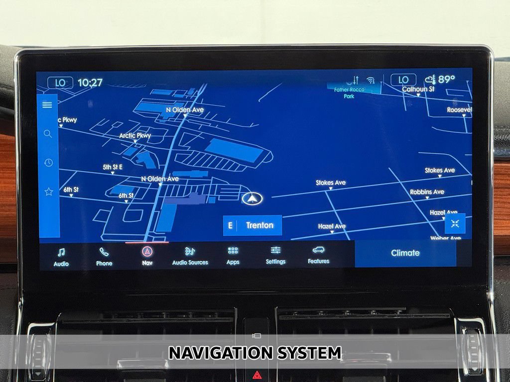 Used 2024 Lincoln Navigator L 4WD image 3