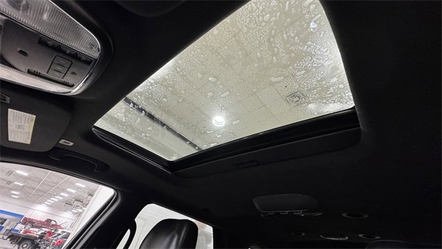 Used 2017 Dodge Durango R/T w/ Technology Group image 31