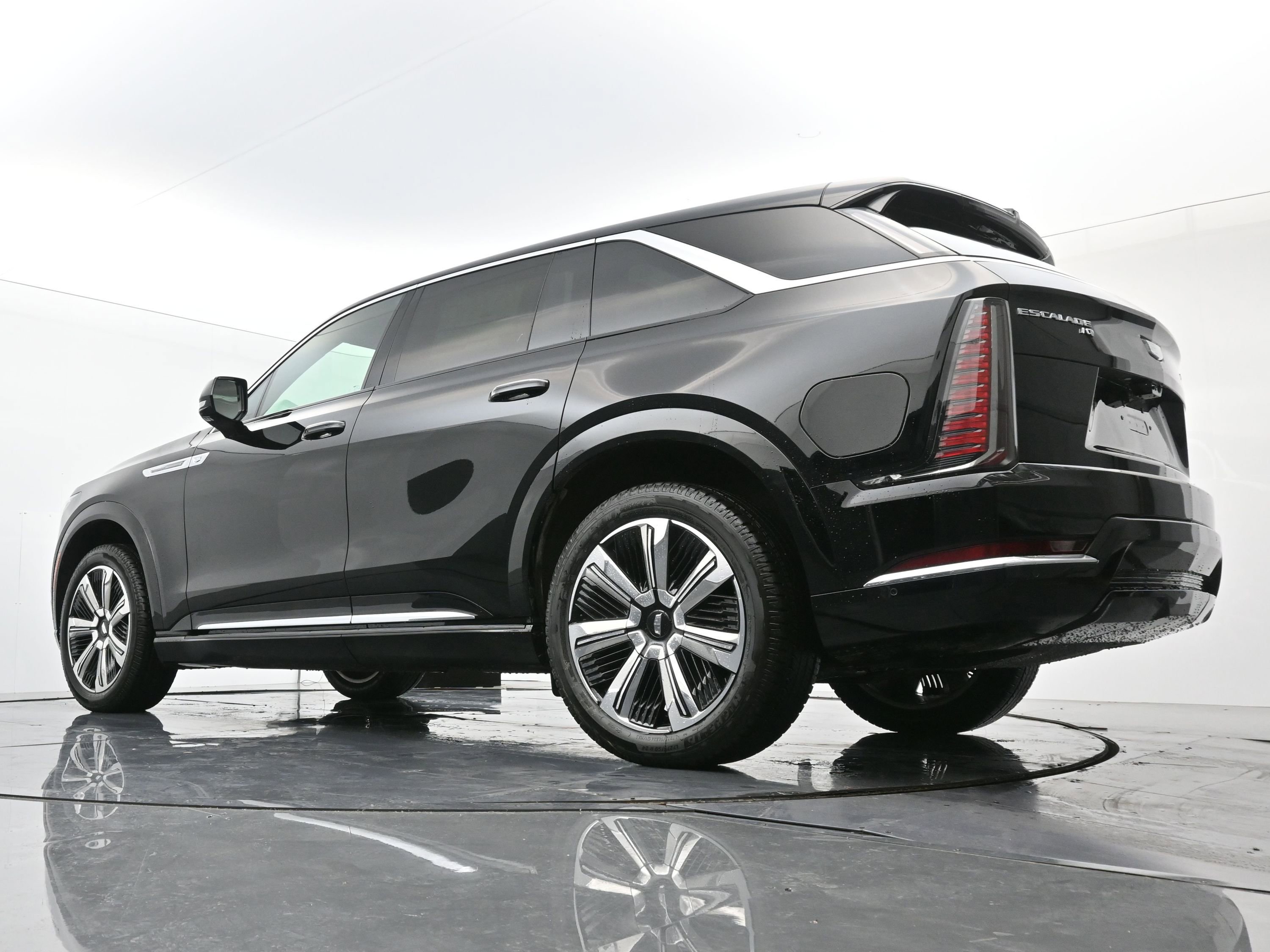 New 2025 Cadillac Escalade IQ Luxury 2 image 17