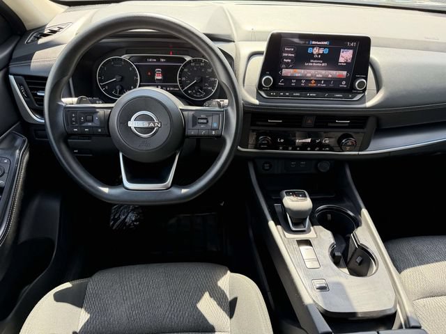 Used 2024 Nissan Rogue SV FWD image 3