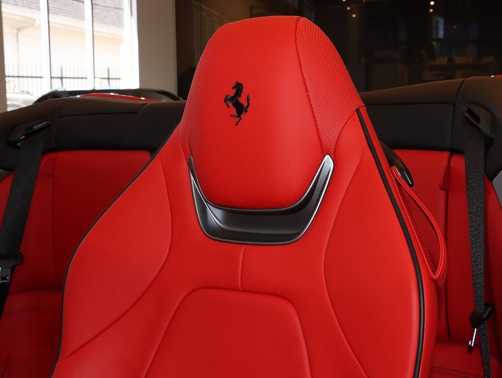 Certified 2022 Ferrari Portofino M image 82