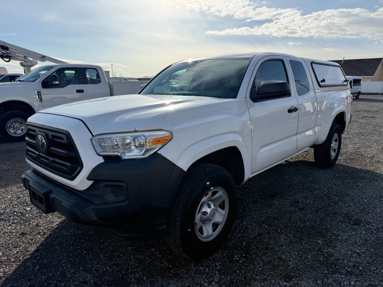 Used 2019 Toyota Tacoma SR image 7