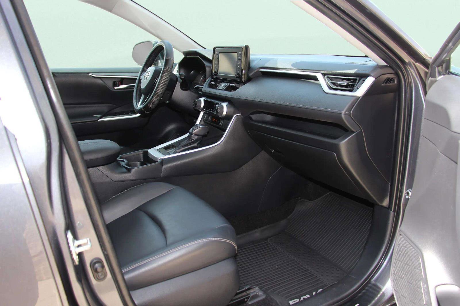 Used 2019 Toyota RAV4 XLE Premium w/ Cold Weather Package image 29