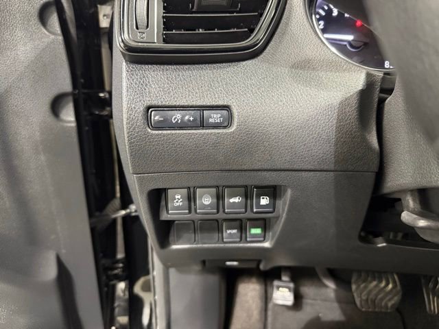Used 2020 Nissan Rogue SV FWD image 18