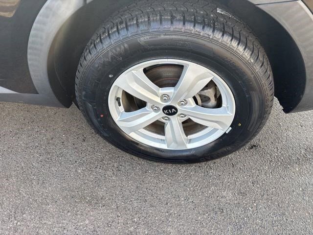 Used 2021 Kia Sorento LX image 44