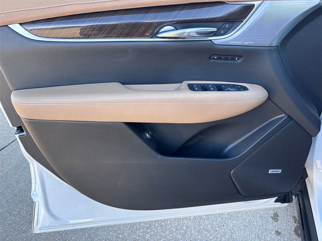 Used 2023 Cadillac XT6 Sport w/ Platinum Package image 8