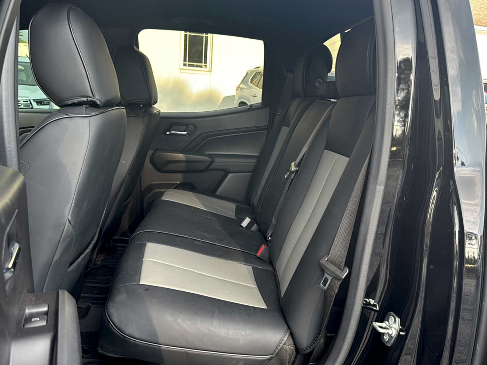 Used 2024 Chevrolet Colorado LT w/ LT Convenience Package II AWD/4WD image 15